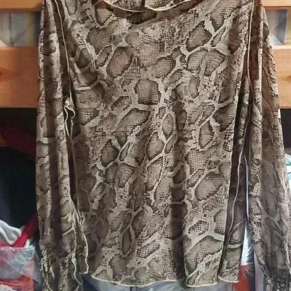 ☆☆☆Divided long sleeve blouse - Picture 5 of 9